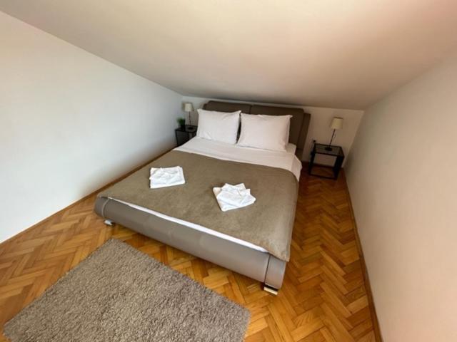 Apartments And Rooms Diana 扎达尔 外观 照片