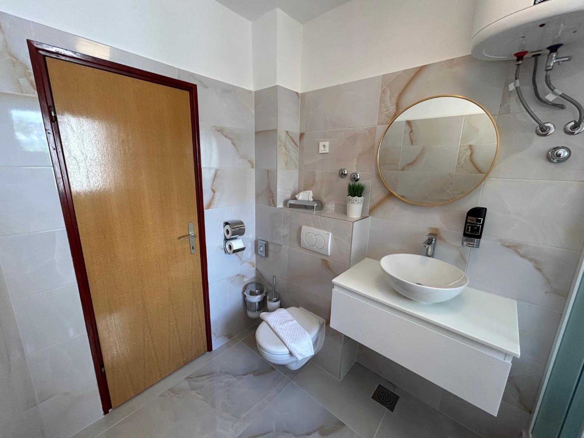 Apartments And Rooms Diana 扎达尔 外观 照片
